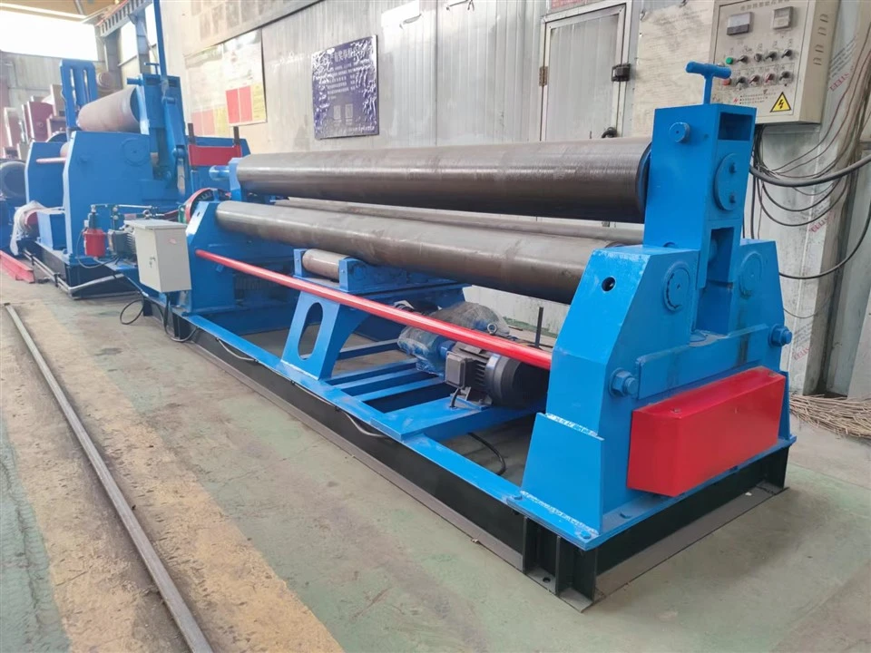 اسٹیل شیٹ اور مخروطی موڑنے کے لیے 12x2500mm CNC ہائیڈرولک 4-رولر پلیٹ رولنگ مشین